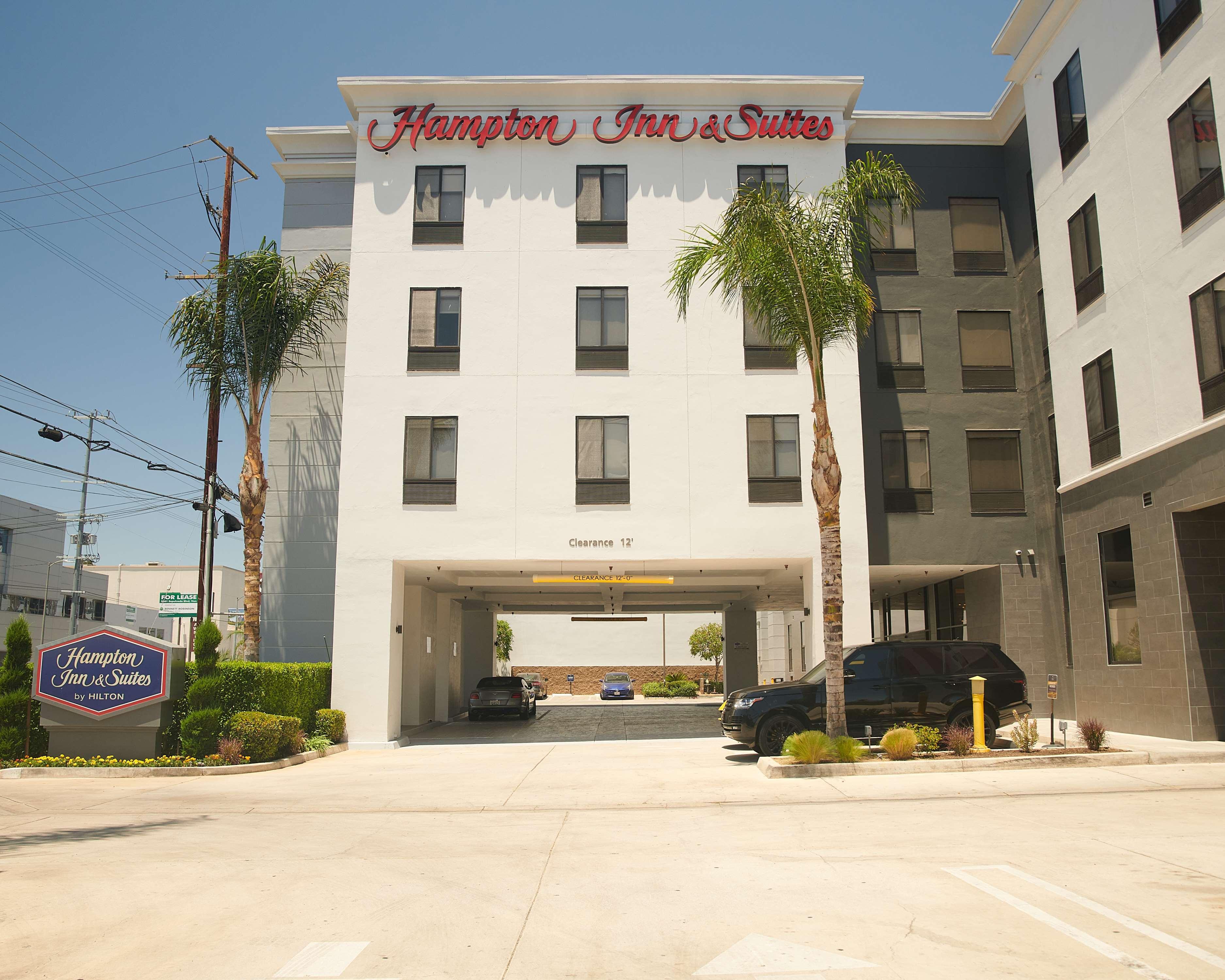 Hampton & Sherman Oaks 3*