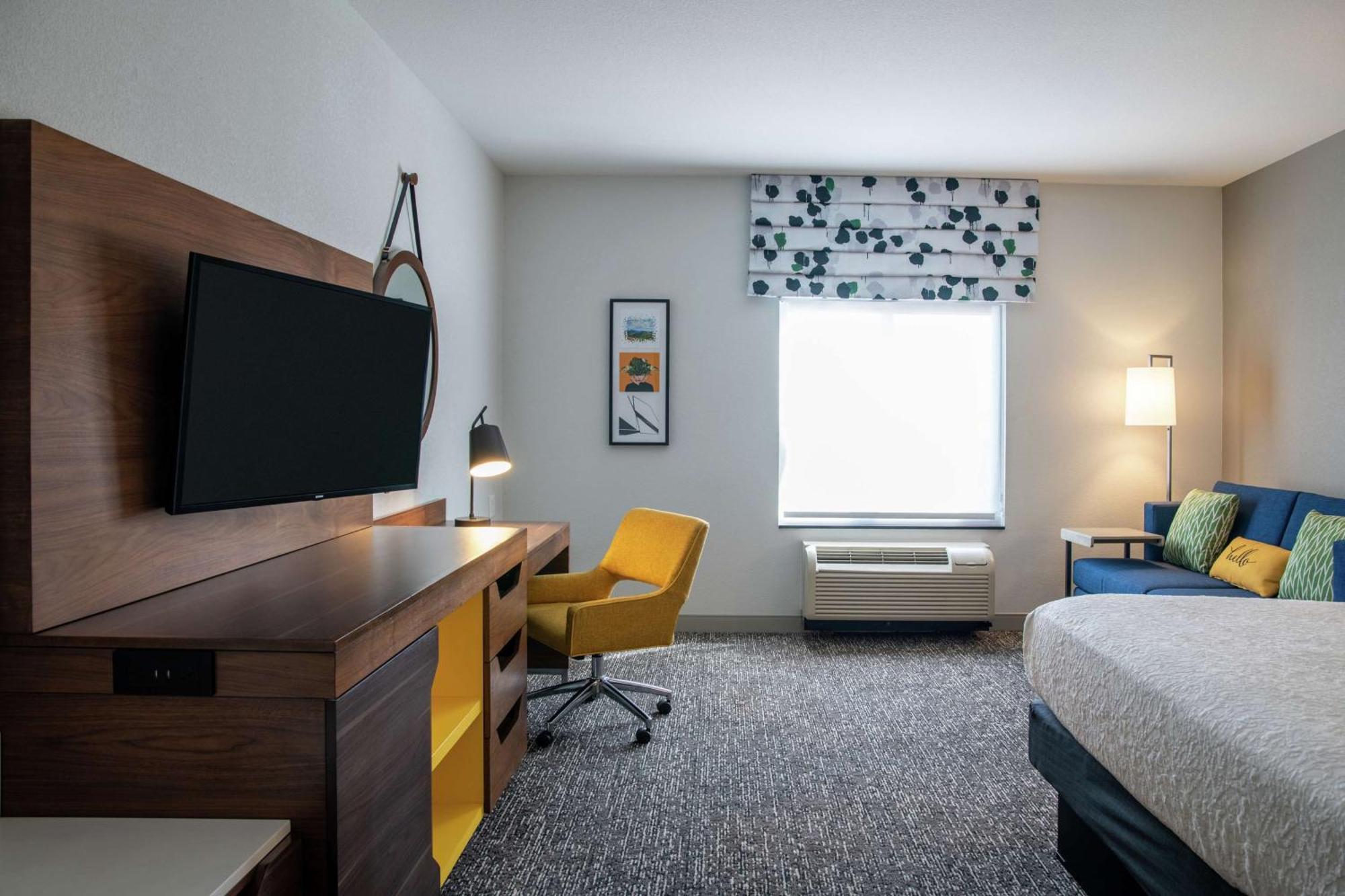Hampton & Sherman Oaks 3*