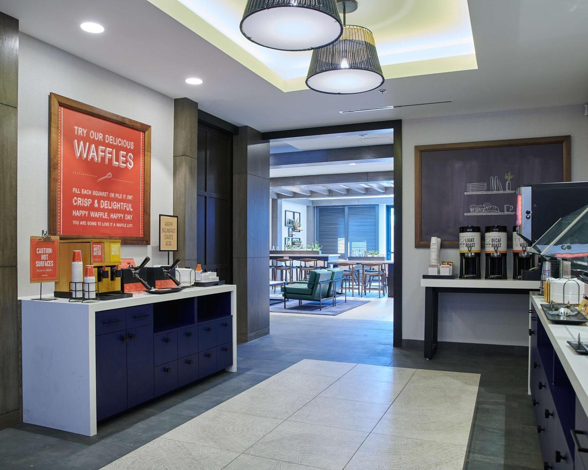 Hampton & Sherman Oaks Hotel
