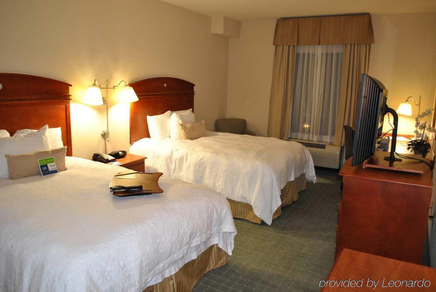 Hampton & Sherman Oaks Hotel 3*