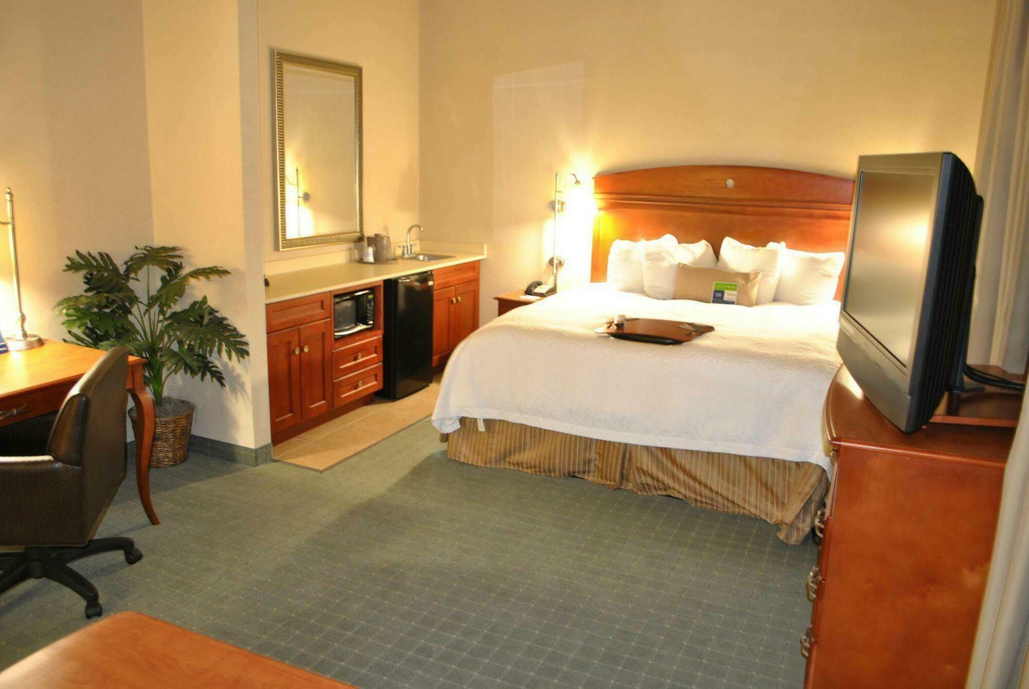 Hotel Hampton & Sherman Oaks 3*