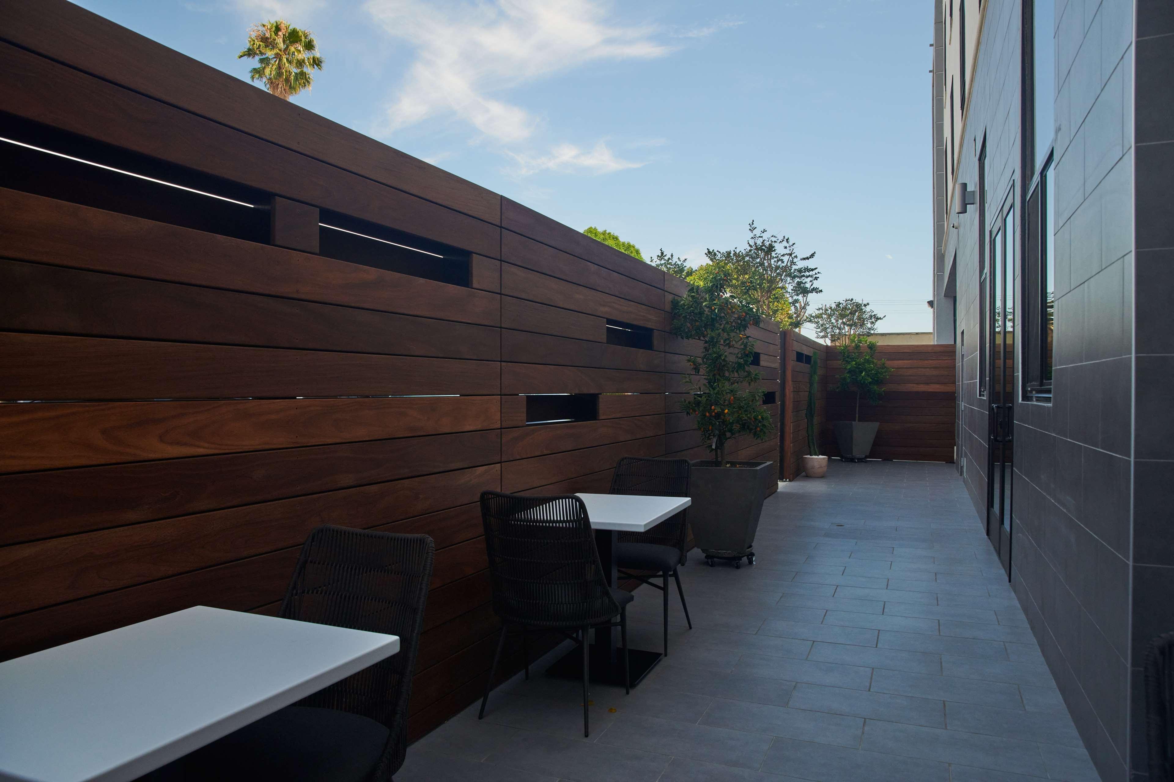 Hampton & Sherman Oaks Hotel Los Angeles