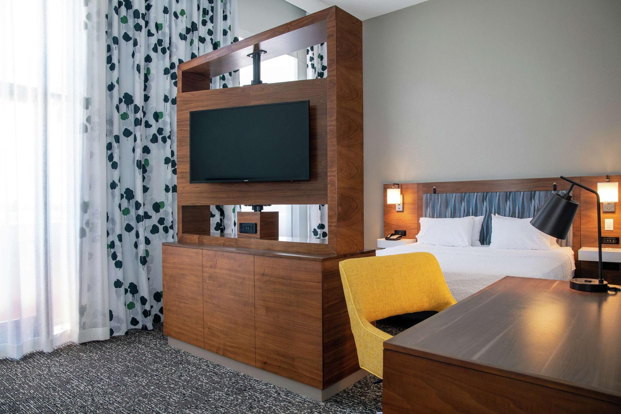 Hotel Hampton & Sherman Oaks